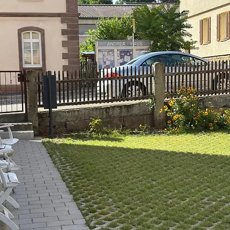 90qm 4-zimmer-wohnung - Friedrichstraße Apartment